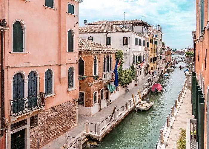Venezia Spirito Santo Canal View